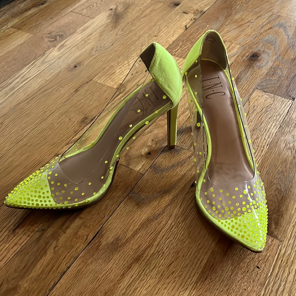 INC Vinyl Bling Pump